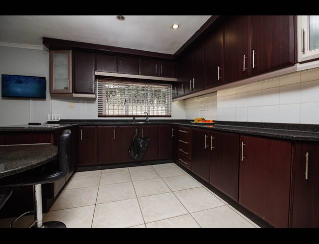6 BEDROOM FREESTANDING FOR SALE IN ESCOMBE